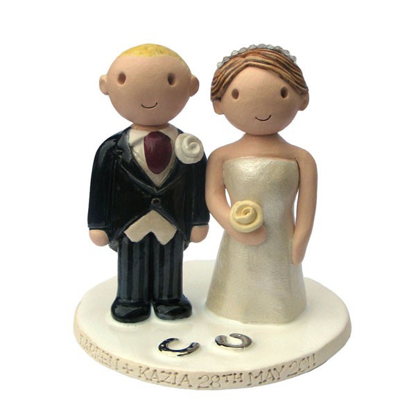 bride and groom figurine wedding cake toppers